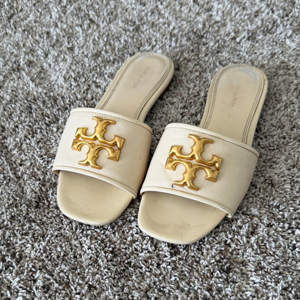 Tory Burch Beige Sandals with Gold Emblem